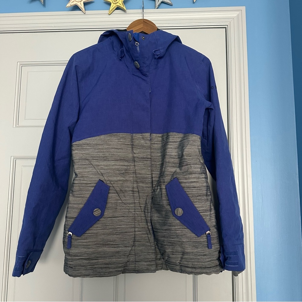Roxy size small ski / winter jacket. Violet and grey.